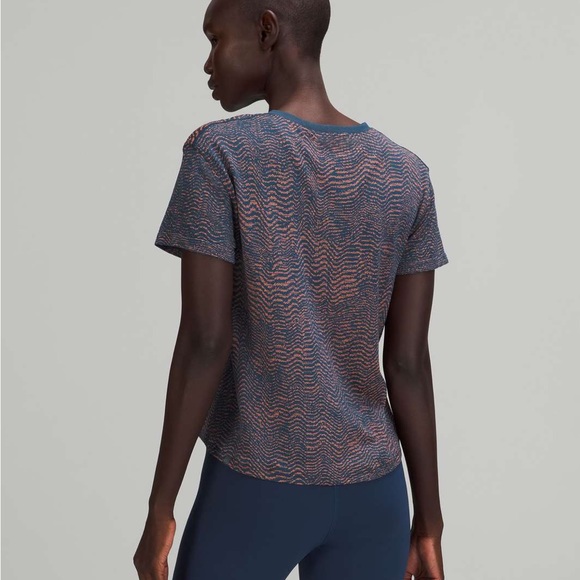 Lululemon Train to Be Short Sleeve Shirt - Picture 2 of 5